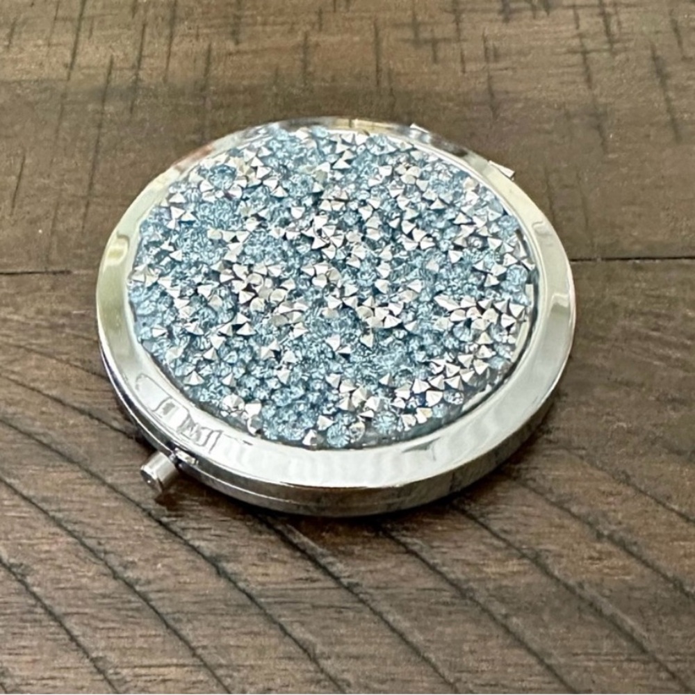 Compact Mirror silver
NWOT - Picture 6 of 8